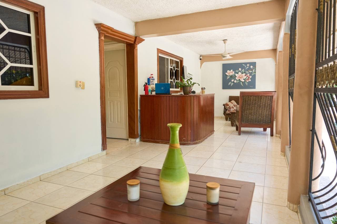 La recepción del Hotel Los Yayales